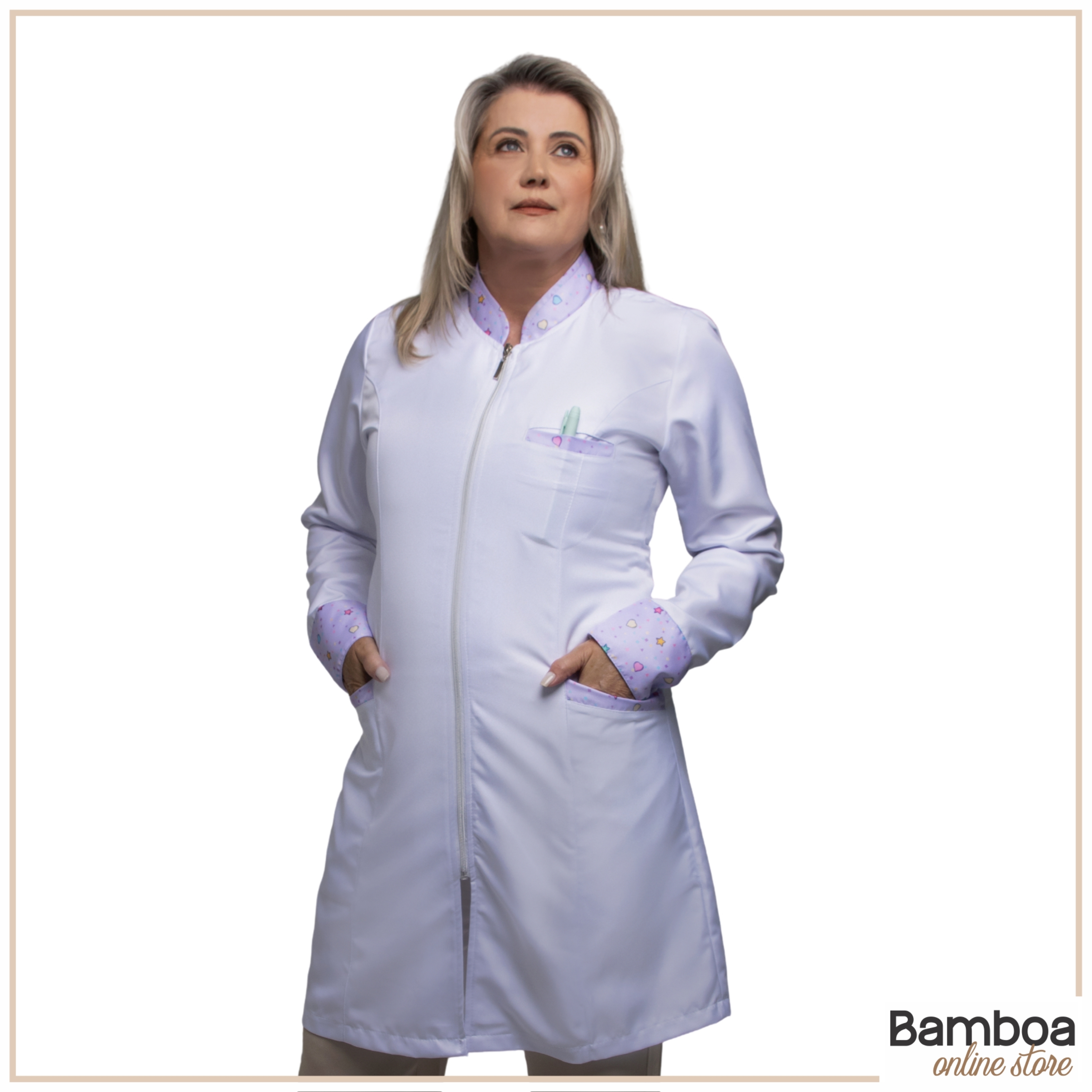 Jaleco Feminino Gabardine Branco com detalhes na Estampa Serenidade.