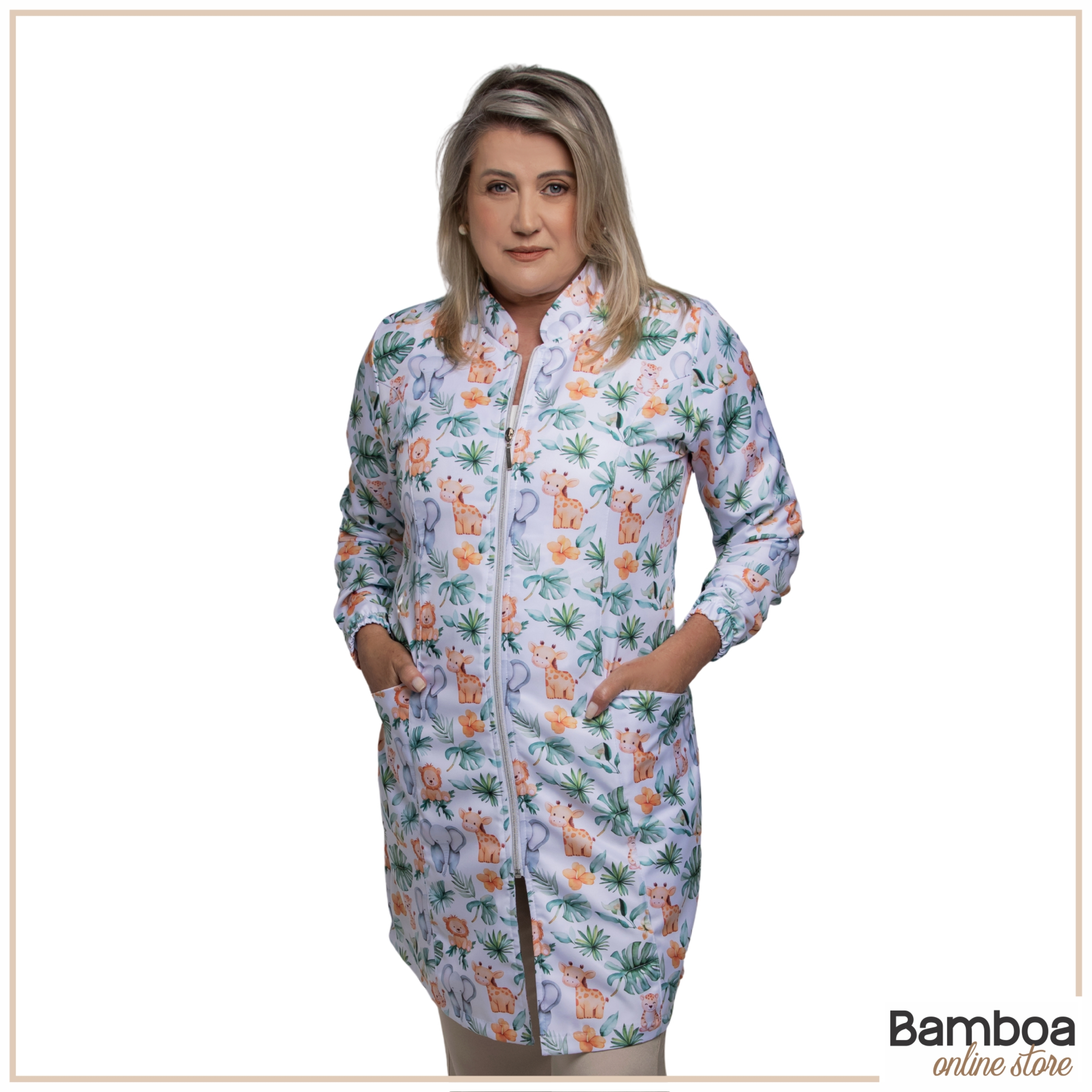 Jaleco Feminino Gabardine Estampa SAFARI: Aventura e Elegância no Dia a Dia Profissional!